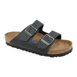 Damskie Skórzane Klapki Arizona. Czarne klapki Birkenstock, bez wzorów, z gumy, z otwartym noskiem, bez obcasa, bez zapięcia. Za 696.99 zł.
