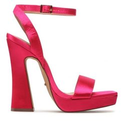 Sandały DeeZee. Czerwone sandały DeeZee, bez wzorów, bez obcasa, na słupku, bez zapięcia. Za 179.99 zł.