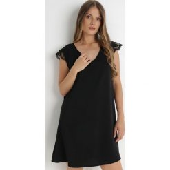 Czarna Sukienka Nolly. Czarne sukienki Born2be, do pracy, l, bez wzorów, z koronki, biznesowe, bez kołnierzyka, plus size, bez ramiączek, mini, proste. W wyprzedaży za 67.99 zł.