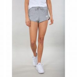 DAMSKIE SPODENKI DRESOWE ALPHA BASIC SHORT DO POŁOWY UDA KOLOR SZARY. Szare szorty sportowe Alpha Industries, bez wzorów, z bawełny, do biegania. Za 159.00 zł.