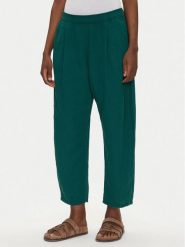 Gap Spodnie materiałowe 713952-04 Zielony Regular Fit. Zielone spodnie materiałowe GAP, bez wzorów, z bawełny. Za 239.99 zł.