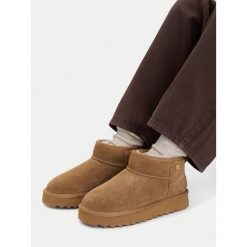 Śniegowce Nine West. Brązowe śniegowce Nine West, bez wzorów, bez zapięcia. Za 259.99 zł.