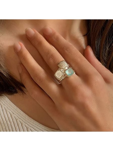 Les Petites Précieuses Srebrny pierścionek z kamieniami szlachetnymi rozmiar: 54. Niebieskie pierścionki Les Petites Précieuses, z cyrkonią, srebrne. Za 330.20 zł.