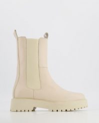 SZTYBLETY DAMSKIE 7325191 YUC TORT. Botki Venezia, bez wzorów, ze skóry, bez obcasa, bez zapięcia. Za 299.00 zł.