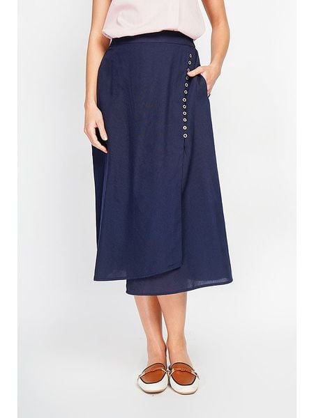 Le Jardin du Lin Spódnica w kolorze granatowym rozmiar: 42. Niebieskie spódnice Le jardin du lin, bez wzorów, klasyczne, midi. Za 158.47 zł.