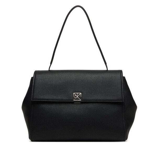 Torebka Calvin Klein. Czarne torebki klasyczne Calvin Klein, bez wzorów, klasyczne, bez dodatków. Za 437.99 zł.