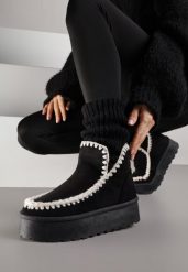 Czarne Śniegowce na Grubej Podeszwie z Haftem Maretusa. Czarne śniegowce Born2be, bez wzorów, z jeansu, bez zapięcia. Za 79.99 zł.