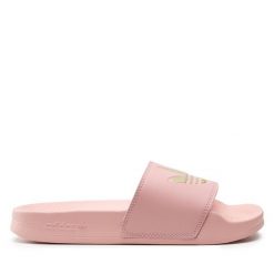 Klapki adidas. Czerwone klapki adidas, bez wzorów, sportowe, bez obcasa, bez zapięcia. Za 139.99 zł.
