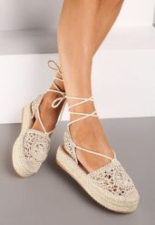 Beżowe Wiązane Espadryle Ażurowe na Plecionej Podeszwie Talea. Brązowe espadryle Renee, w ażurowe wzory, z materiału, z okrągłym noskiem, bez obcasa, na płaskiej podeszwie. W wyprzedaży za 65.99 zł.