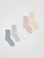 Wzorzyste skarpetki 5 pack - jasnoszary. Szare skarpetki Reserved, bez wzorów. Za 49.99 zł.
