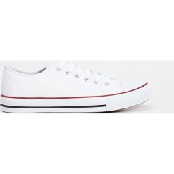 Białe trampki - Biały. Trampki marki Sinsay. Za 69.99 zł.