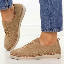 Camelowe skórzane półbuty damskie Filippo Dp7674/26. Brązowe półbuty wsuwane Filippo, na lato, bez wzorów, z jeansu, casualowe, z okrągłym noskiem, bez obcasa, na płaskiej podeszwie. Za 219.00 zł.