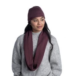 Komin damski Buff Knitted Infinity. Czerwone szaliki i kominy Buff, na zimę, bez wzorów, sportowe. W wyprzedaży za 57.00 zł.