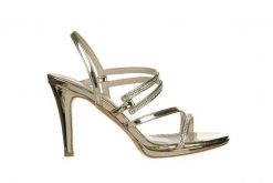 Sandały Bayla-187 587-1123 Gold 22 187042, Złoty, Skóra ekologiczna - 38. Żółte sandały Bayla, bez wzorów, z lakierowanej skóry, biznesowe, bez obcasa, bez zapięcia. W wyprzedaży za 116.10 zł.