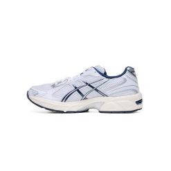 Buty Asics GEL-1130. Białe buty do biegania ASICS, bez wzorów, z materiału, bez zapięcia, do biegania. Za 443.70 zł.