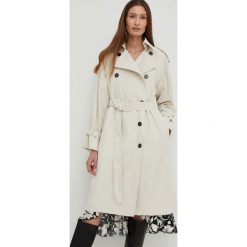 Answear Lab trencz damski kolor beżowy przejściowy oversize. Brązowe płaszcze Answear Lab, m, bez wzorów, bez kaptura. W wyprzedaży za 324.99 zł.