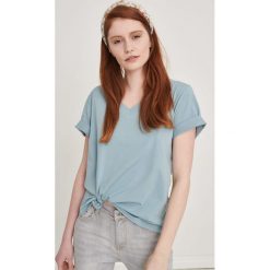 T-shirt Damski Mango BS Lodowy. Czarne t-shirty blue shadow, bez wzorów, z bawełny, bez kołnierzyka, bez ramiączek. Za 129.90 zł.