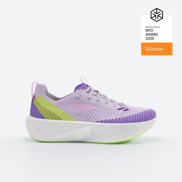 Buty do biegania damskie Kiprun KipX. Fioletowe buty do biegania KIPRUN, bez wzorów, bez zapięcia, do biegania. W wyprzedaży za 299.99 zł.