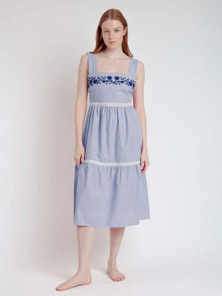 Admas Sukienka w kolorze błękitnym rozmiar: XL. Niebieskie sukienki admas, xl, z aplikacjami, bez kołnierzyka, bez ramiączek, midi. Za 140.20 zł.