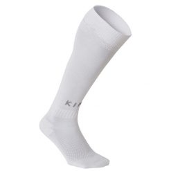 Skarpety do piłki nożnej Kipsta Essentiel. Białe skarpetki KIPSTA, bez wzorów, z elastanu. Za 15.99 zł.