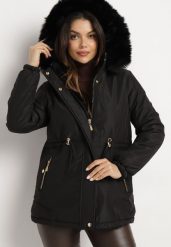 Czarna Dwustronna Kurtka Parka z Odpinanym Kapturem i Futrzaną Podszewką Zinnalea. Czarne kurtki Born2be, l, bez wzorów, z futra, eleganckie. W wyprzedaży za 186.99 zł.
