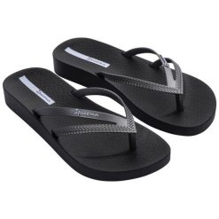 Japonki Ipanema Bossa Soft V Fem 82840-AG720 czarne. Czarne japonki bez wzorów, z gumy, eleganckie. Za 128.09 zł.