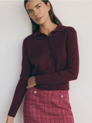 Sweter polo - ciemnofioletowy. Fioletowe swetry Reserved, l, bez wzorów, z dzianiny, bez ramiączek. W wyprzedaży za 79.99 zł.