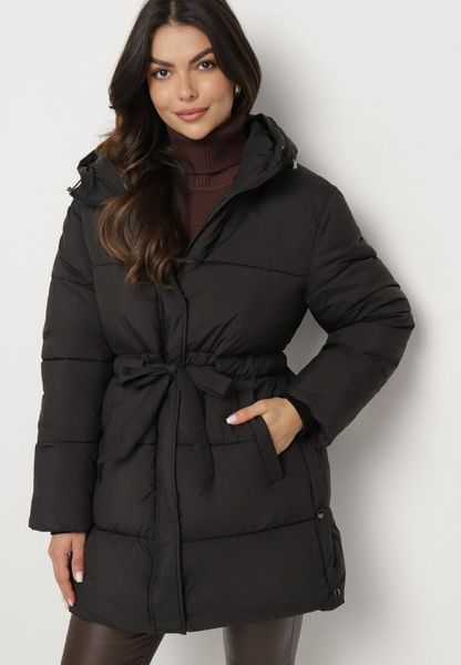 Czarna Kurtka Pikowana z Kapturem ze Ściągaczem Wiązana w Pasie Torilaine. Czarne kurtki Born2be, xl, bez wzorów, z jeansu, eleganckie, z kapturem. Za 179.99 zł.