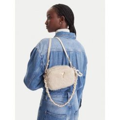Torebka Guess. Białe torebki klasyczne Guess, z aplikacjami, klasyczne, bez dodatków. Za 264.99 zł.