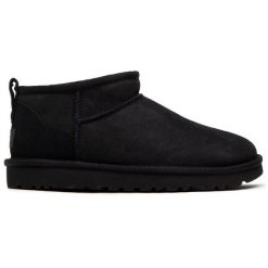 Śniegowce Ugg. Czarne śniegowce UGG, bez wzorów, bez zapięcia. Za 769.99 zł.