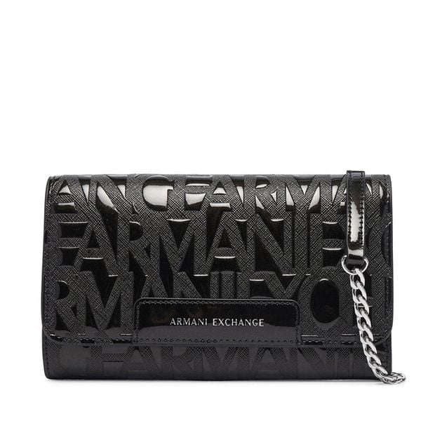 Torebka Armani Exchange. Czarne kopertówki Armani Exchange, bez wzorów, wizytowe, bez dodatków. Za 454.99 zł.