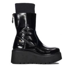 Botki Maciejka. Czarne botki Maciejka, bez wzorów, bez obcasa, na płaskiej podeszwie, bez zapięcia. Za 299.99 zł.