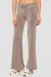 JUICY COUTURE Ciemno-beżowe spodnie dresowe damskie Layla Low Rise Pocket, Rozmiar XS. Brązowe spodnie dresowe Juicy Couture, bez wzorów, z dresówki. W wyprzedaży za 269.99 zł.