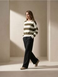 Sweter w paski z bufiastymi rękawami z wiskozy - zielony. Zielone swetry Sinsay, l, bez wzorów, z wiskozy, bez ramiączek. Za 49.99 zł.