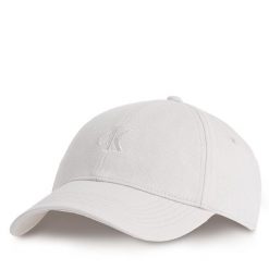 Czapka z daszkiem Calvin Klein. Białe czapki z daszkiem Calvin Klein, bez wzorów. Za 109.99 zł.