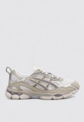 Buty trekkingowe Asics GEL-NYC RGD Białe. Białe buty trekkingowe ASICS, z materiału, bez zapięcia. Za 701.45 zł.