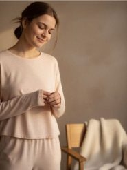 Piżama dwuczęściowa z melanżowej dzianiny - beżowy. Brązowe piżamy Sinsay, l, bez wzorów, z dzianiny, bez kołnierzyka, bez ramiączek. Za 59.99 zł.