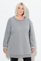 Damskie Długi sweter nadrukowany napis okrągły dekolt długi rękaw. Szare swetry Ulla Popken, plus size, bez wzorów, z bawełny, sportowe, plus size, bez ramiączek. Za 279.99 zł.