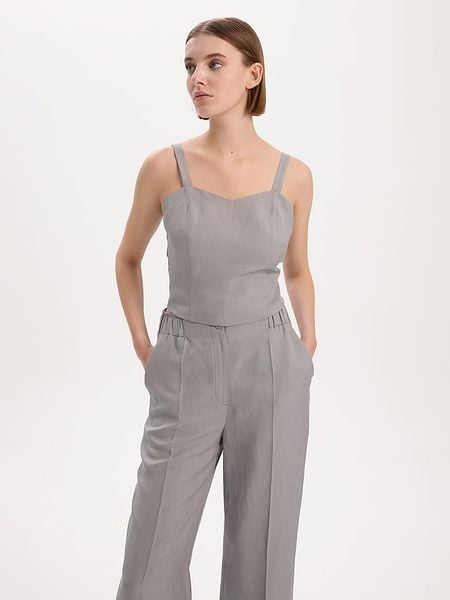 BGN Top w kolorze szarym rozmiar: 38. Szare topy BGN, bez wzorów, bez kołnierzyka, bez ramiączek. Za 105.95 zł.