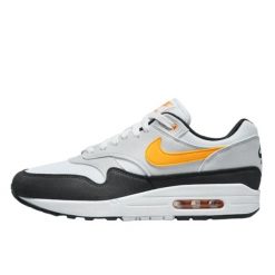 Buty do chodzenia dla dorosłych Air Max 1 White University Gold. Szare buty treningowe Nike, bez wzorów, z materiału, bez zapięcia, trekkingowe, nike air max. Za 1,181.96 zł.