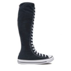 Trampki Converse. Czarne trampki Converse, bez wzorów, retro, bez zapięcia. Za 349.99 zł.