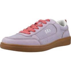 Buty GAP SEATTLE II Fioletowy. Fioletowe buty trekkingowe GAP, z syntetyku, bez zapięcia. Za 262.99 zł.