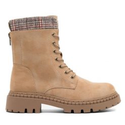 Botki Clara Barson. Brązowe botki Clara Barson, bez wzorów, bez obcasa, na płaskiej podeszwie, bez zapięcia. Za 74.99 zł.