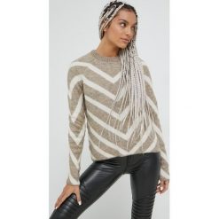 Only sweter damski kolor beżowy lekki. Brązowe swetry ONLY, l, bez wzorów, bez ramiączek. Za 139.99 zł.