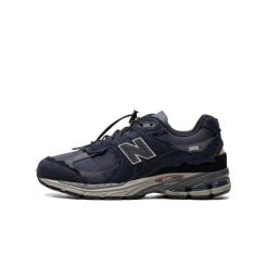 Buty do chodzenia dla dorosłych New Balance 2002R Protection Pack Eclipse. Czarne buty do biegania New Balance, bez wzorów, z zamszu, bez zapięcia, do biegania. Za 790.90 zł.