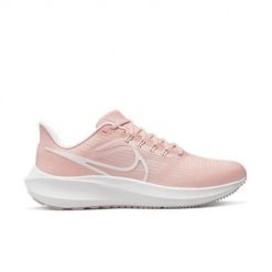Buty do biegania damskie Nike Air Zoom Pegasus 39. Czerwone buty do biegania Nike, bez wzorów, z materiału, bez zapięcia, do biegania. Za 481.00 zł.
