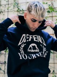 MANTO bluza z kapturem DEFEND granatowa. Niebieskie bluzy MANTO, m, bez wzorów, z bawełny, bez ramiączek, z kapturem. Za 249.00 zł.