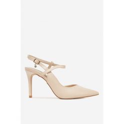 Sandały DeeZee. Czarne sandały DeeZee, bez wzorów, bez obcasa, na słupku, bez zapięcia. Za 139.99 zł.