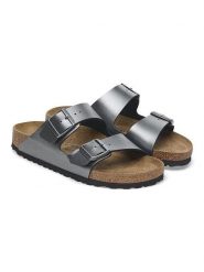 Birkenstock Klapki "Arizona" w kolorze czarnym rozmiar: 36. Czarne klapki Birkenstock, bez wzorów, klasyczne, z otwartym noskiem, bez obcasa, bez zapięcia. Za 279.95 zł.