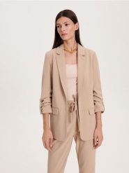 Gładka marynarka - beżowy. Brązowe marynarki i żakiety Reserved, l, bez wzorów, z dzianiny, bez ramiączek. W wyprzedaży za 99.99 zł.